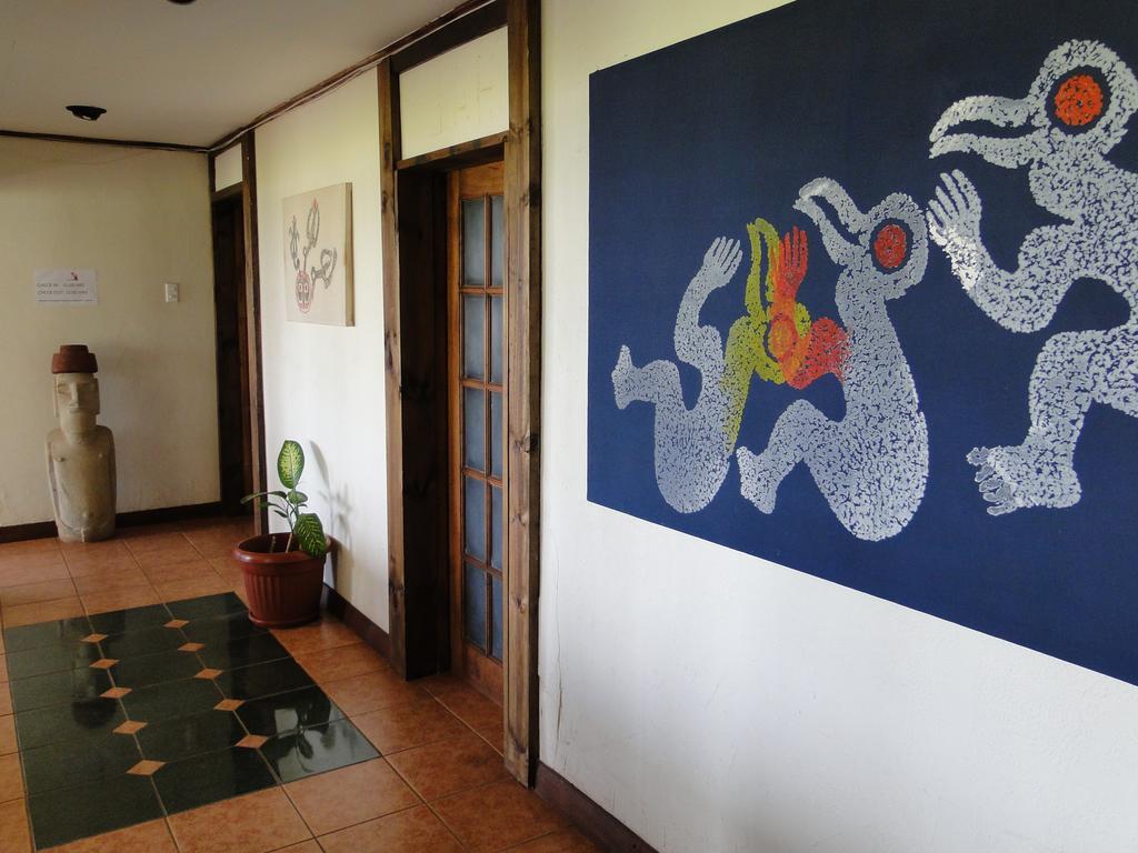 Tupa Hotel Hanga Roa Exterior foto