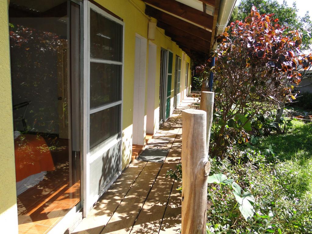 Tupa Hotel Hanga Roa Exterior foto