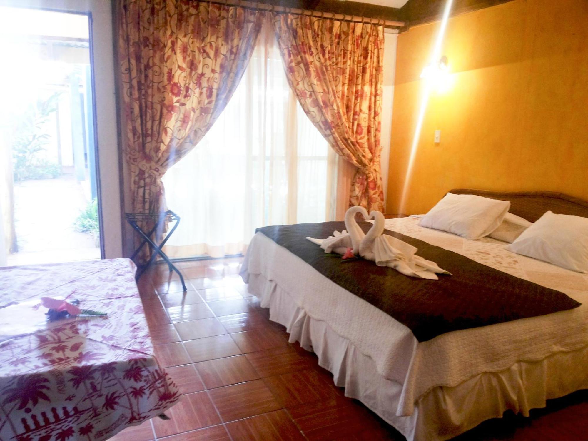 Tupa Hotel Hanga Roa Zimmer foto