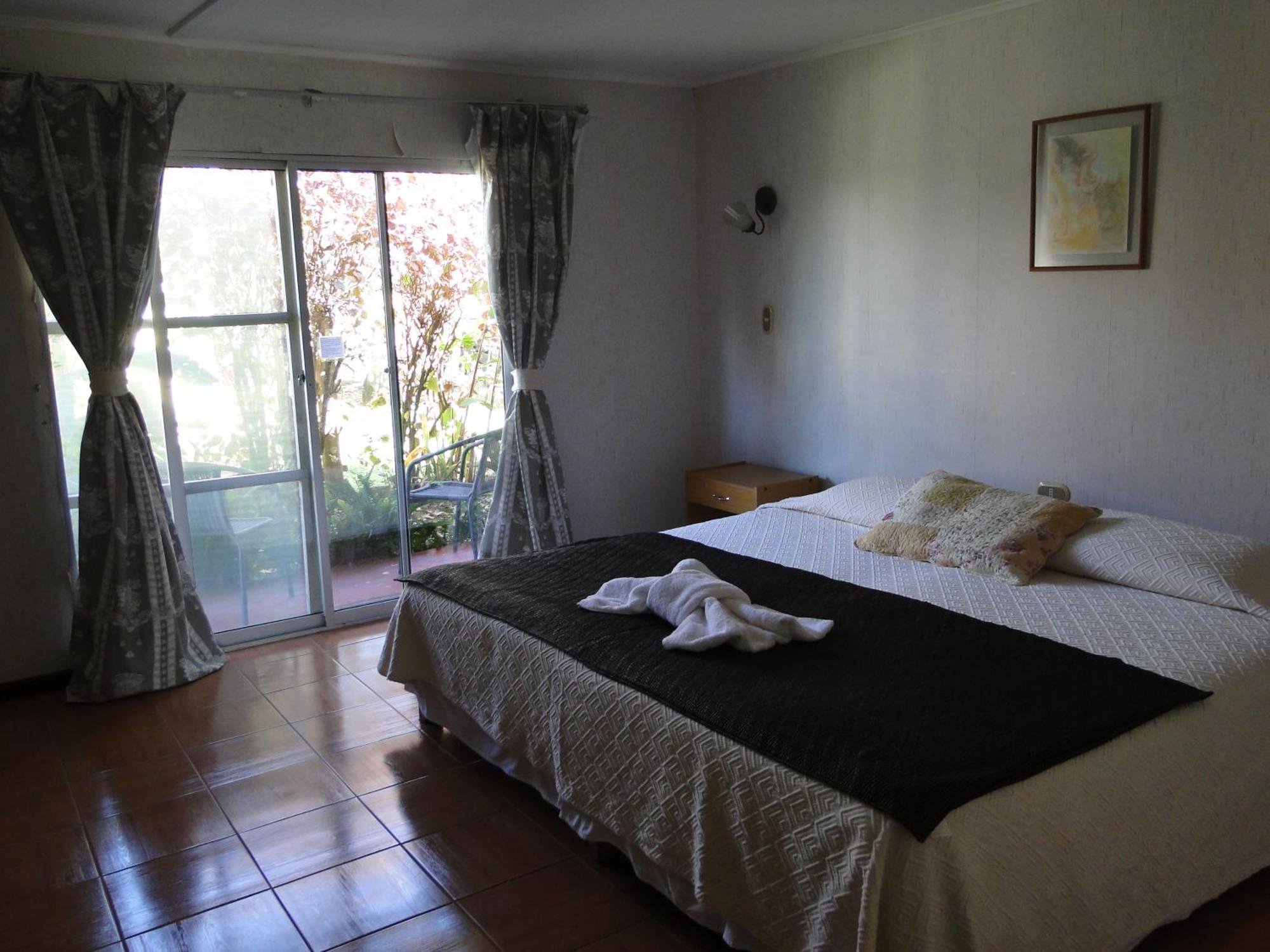 Tupa Hotel Hanga Roa Zimmer foto