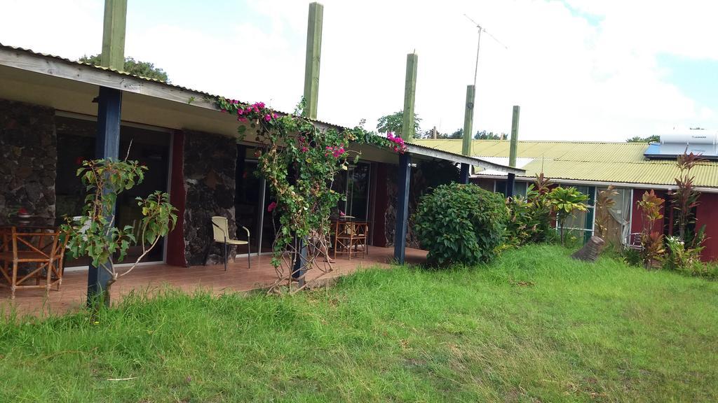 Tupa Hotel Hanga Roa Exterior foto