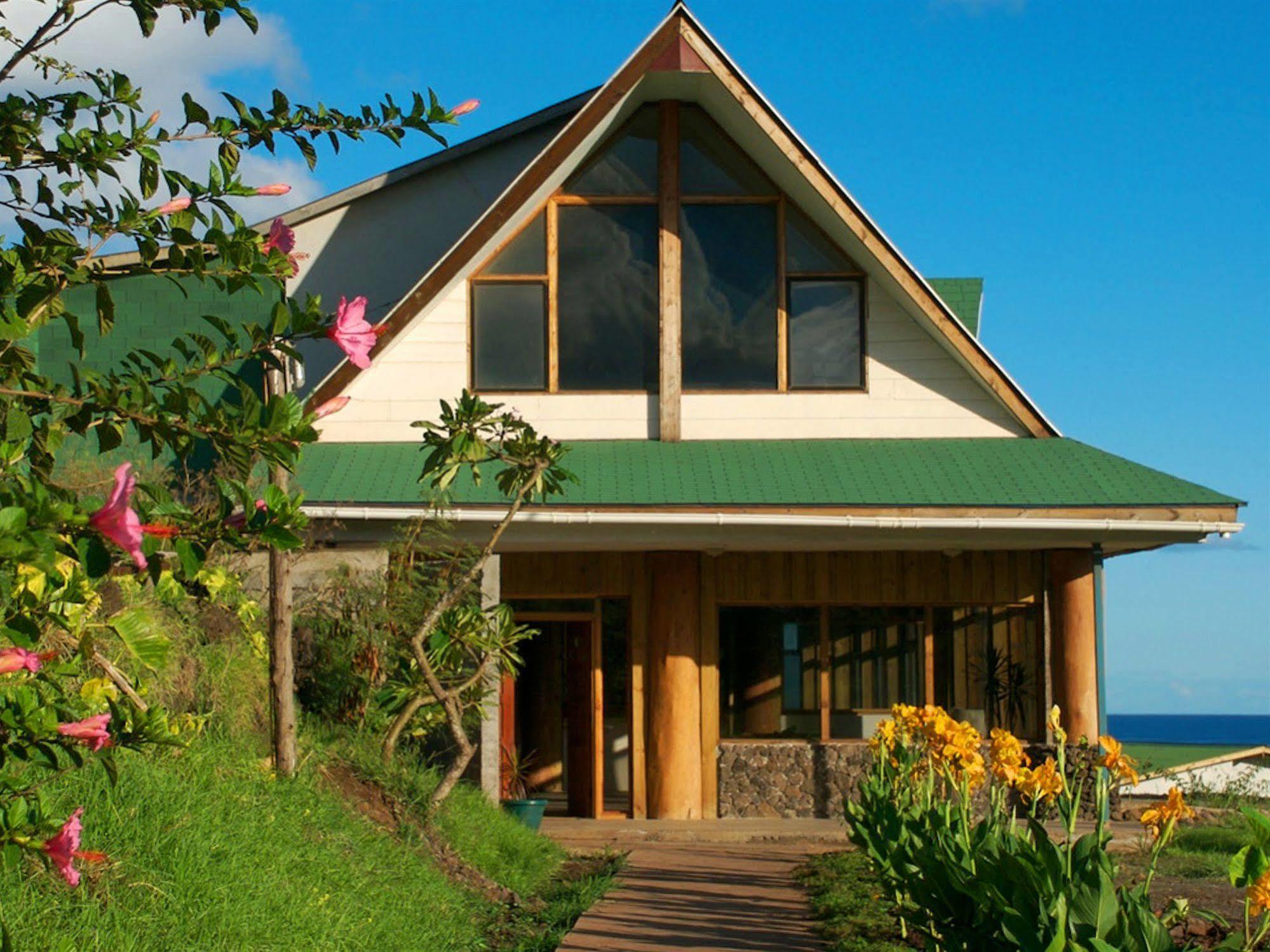 Tupa Hotel Hanga Roa Exterior foto