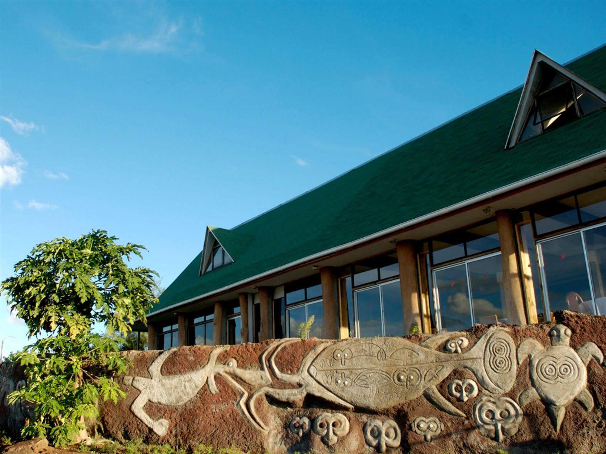 Tupa Hotel Hanga Roa Exterior foto